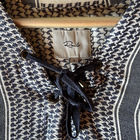 Small rails popover blouse in blue and white - Picture 7 of 7